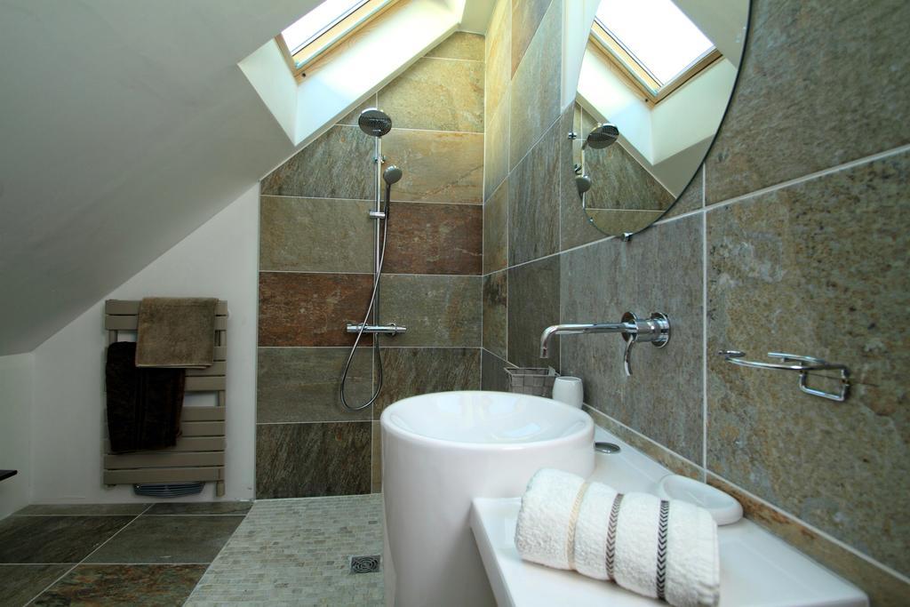 Hotel Spa Le Miel Des Muses Brive-la-Gaillarde Room photo